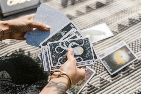 Cuántas cartas hay en una baraja de Tarot y cómo leerlas